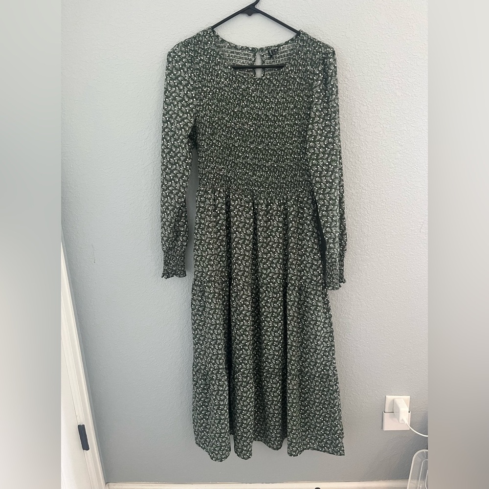Elegant Green Floral Dress